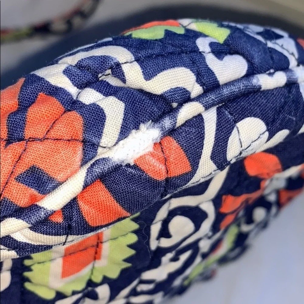⚠️ Faint Stains Wear Fray Vera Bradley Cro…